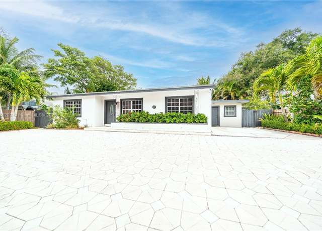 Property at 1330 Ontario Dr, Lake Worth, FL 33461, 4 beds, 3 baths