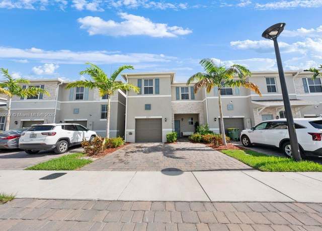 Property at 837 SE 16th Ct, Homestead, FL 33034, 3 beds, 2.5 baths