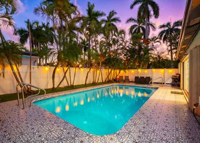 Property at 1244 Garfield St, Hollywood, FL 33019, 4 beds, 3 baths