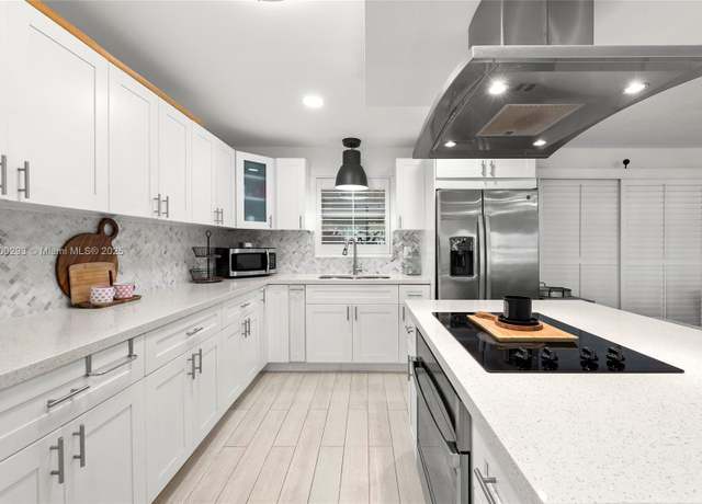 Property at 7395 Mcarthur Pkwy, Hollywood, FL 33024, 3 beds, 1.5 baths