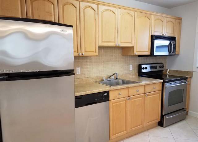 Property at 415 NE 2nd St #209, Hallandale Beach, FL 33009, 1 bed, 1 bath