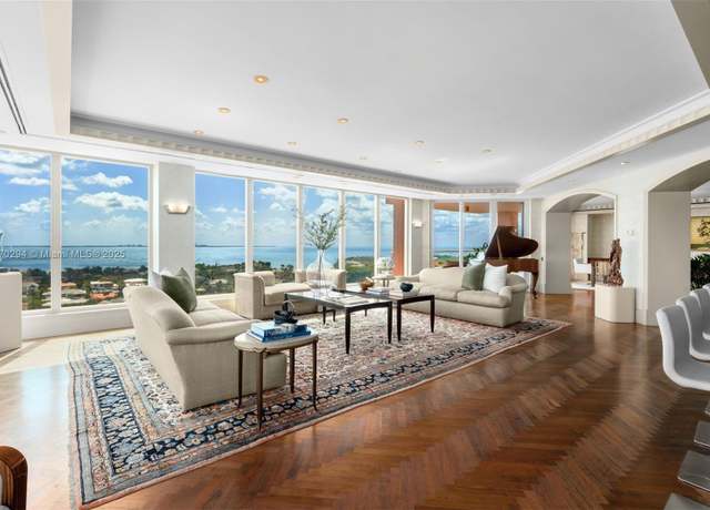 Property at 10 Edgewater Dr Unit 16K, Coral Gables, FL 33133, 3 beds, 4.5 baths