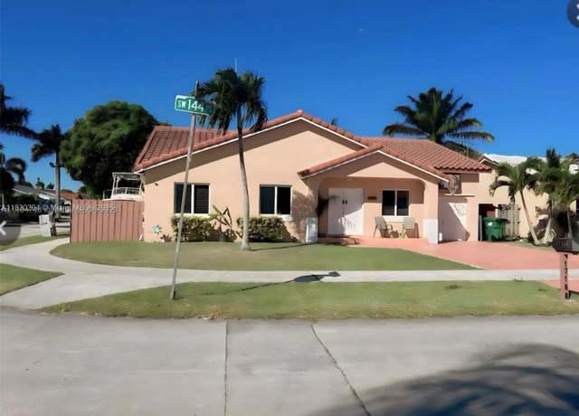 Property at 17188 SW 144th Pl, Miami, FL 33177, 4 beds, 2 baths