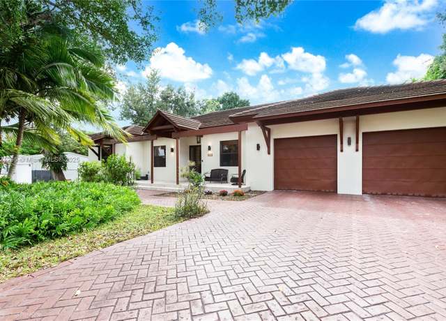 Property at 8240 SW 98th St, Miami, FL 33156, 4 beds, 4 baths