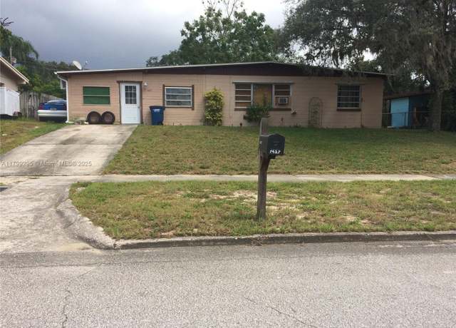 Property at 1437 Hitakee Ave, Sebring, FL 33870, 3 beds, 1 bath