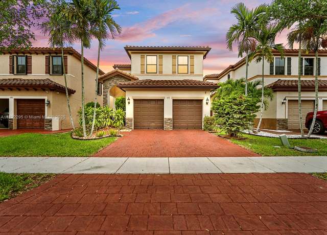 Property at 572 SE 34th Ter, Homestead, FL 33033, 5 beds, 2.5 baths