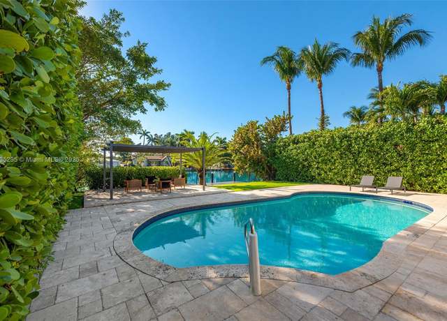 Property at 410 S Shore Dr, Miami Beach, FL 33141, 4 beds, 3 baths