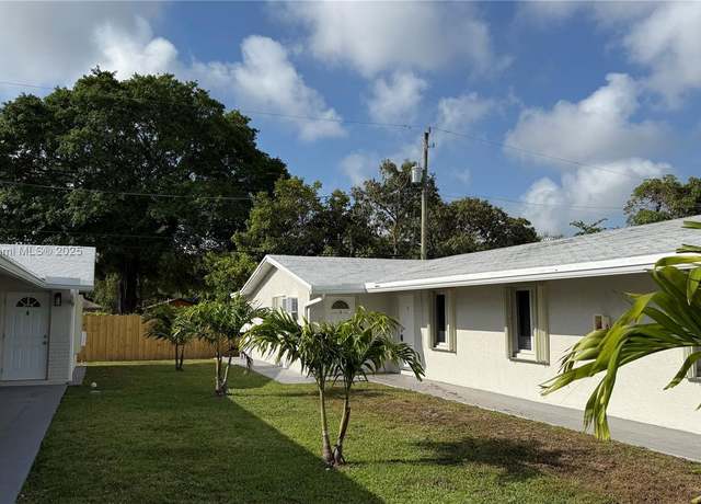 Property at 220 NW 12th St, Pompano Beach, FL 33060, 6 beds, 4 baths