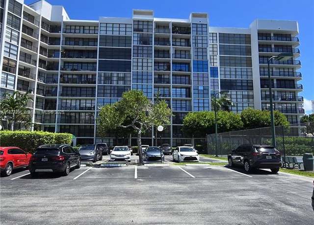 Property at 1000 Parkview Dr #218, Hallandale Beach, FL 33009, 2 beds, 2 baths