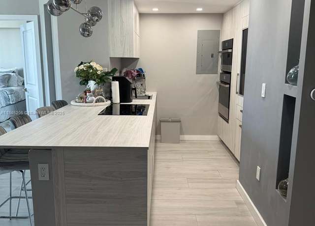 Property at 275 NE 18th St #1405, Miami, FL 33132, 2 beds, 2 baths