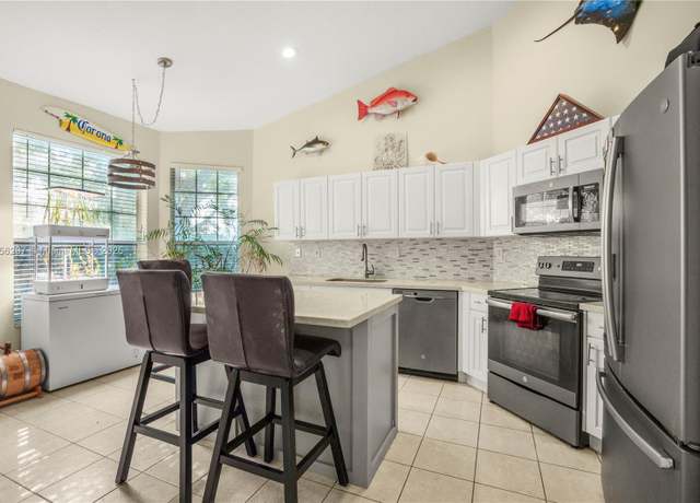 Property at 2400 E Aragon Blvd #2, Sunrise, FL 33313, 2 beds, 2 baths