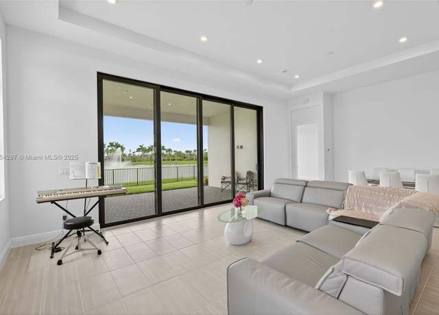 Property at 9594 St. Germain Dr, Palm Beach Gardens, FL 33412, 4 beds, 4 baths