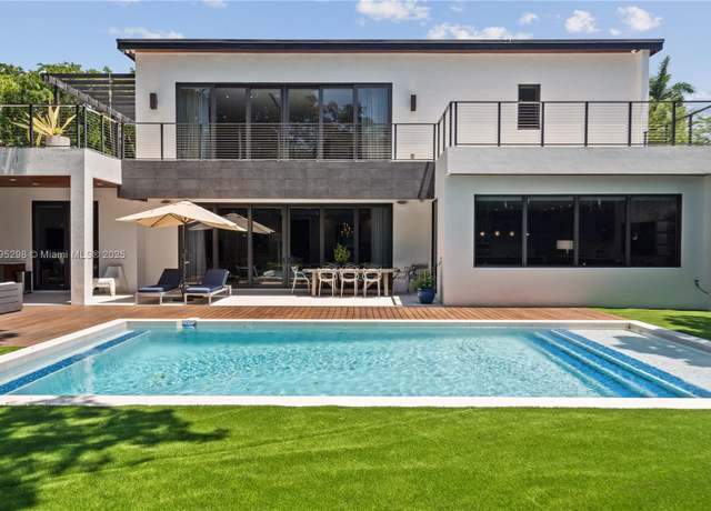 Property at 58 Bay Heights Dr, Miami, FL 33133, 5 beds, 4.5 baths