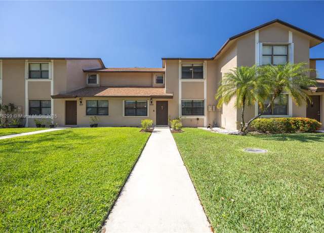 Property at 225 Lakeside Cir, Sunrise, FL 33326, 3 beds, 2.5 baths
