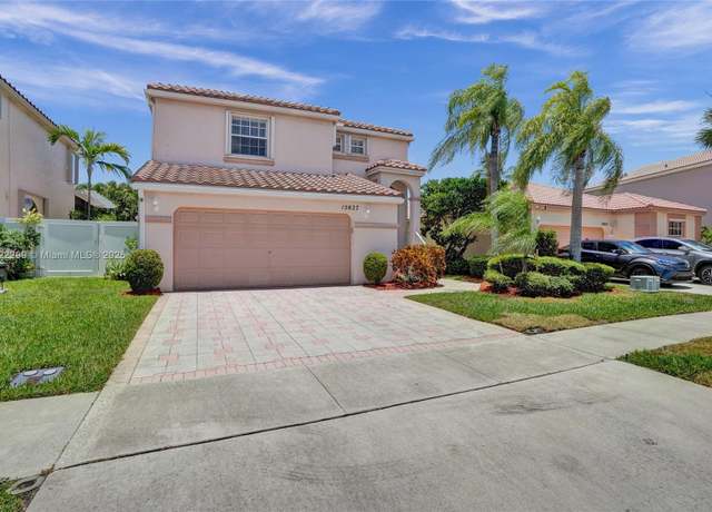 Property at 15827 NW 4th Ct, Pembroke Pines, FL 33028, 3 beds, 2.5 baths