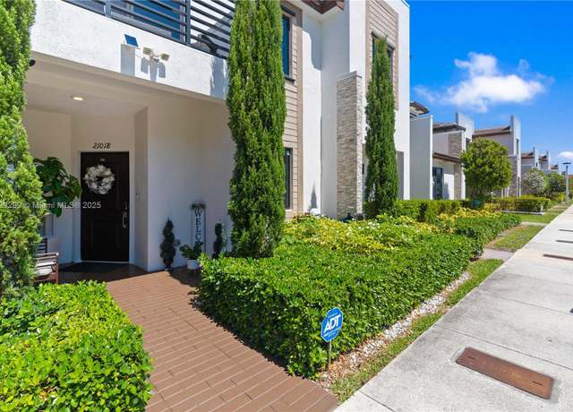 Property at 21018 NE 8th Ave #21018, Miami, FL 33179, 3 beds, 2.5 baths