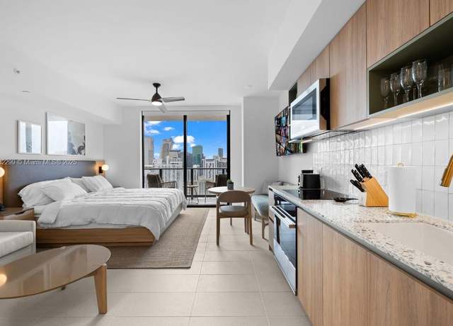 Property at 159 NE 6th St #3512, Miami, FL 33132, 1 bath