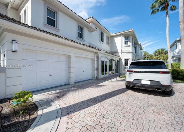 Property at 3731 NE 214th St #28, Aventura, FL 33180, 4 beds, 3.5 baths
