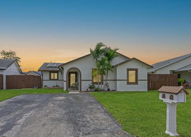 Property at 24988 SW 128th Ct, Unincorporated Dade, FL 33032, 3 beds, 2 baths