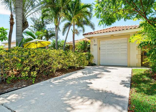 Property at 321 Princeton Dr, Lake Worth, FL 33460, 3 beds, 2 baths