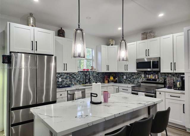 Property at 4045 34th Ave SE, FL 34117, 3 beds, 2 baths