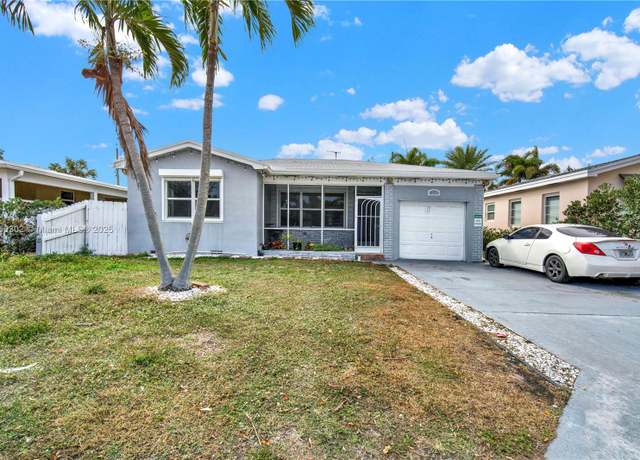 Property at 1317 N M St, Lake Worth, FL 33460, 4 beds, 3 baths