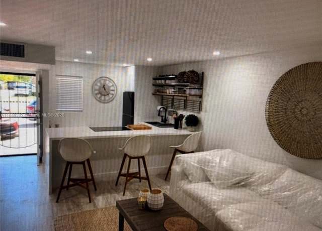 Property at 20201 NE 29th Ct Unit D109, Aventura, FL 33180, 1 bed, 1 bath