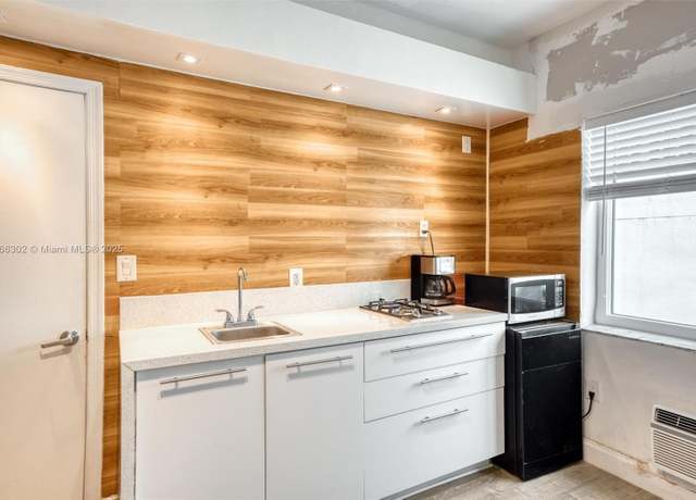 Property at 335 Ocean Dr #111, Miami Beach, FL 33139, 1 bath
