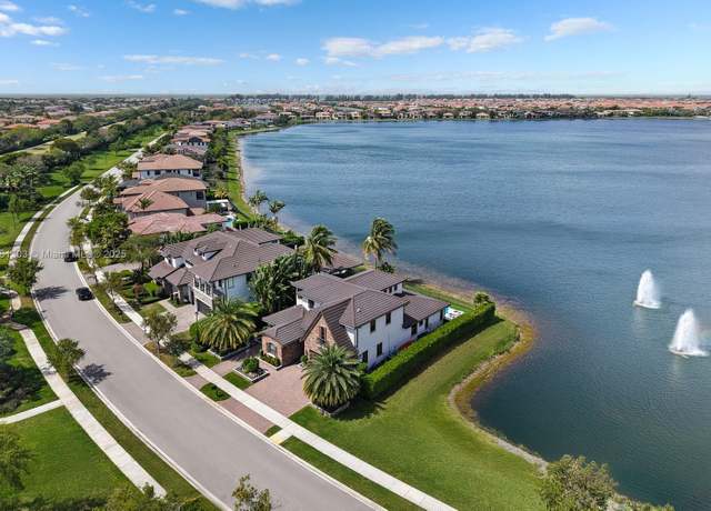 Property at 11001 W Watercrest Cir W, Parkland, FL 33076, 4 beds, 4 baths