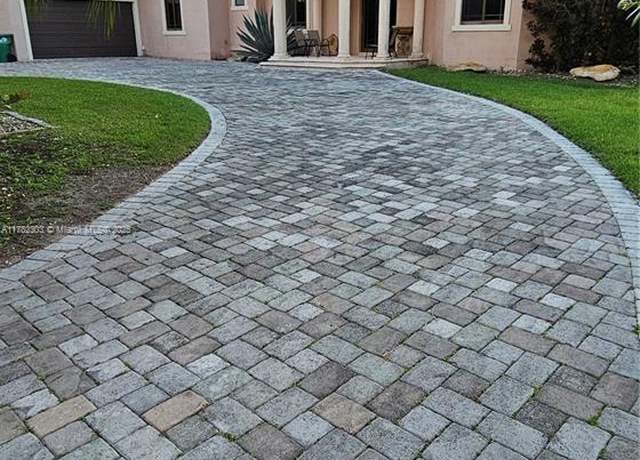 Property at 19330 SW 134th Ct, Miami, FL 33177, 5 beds, 5 baths