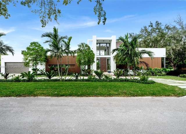 Property at 967 NE 117th St, Biscayne Park, FL 33161, 4 beds, 5.5 baths