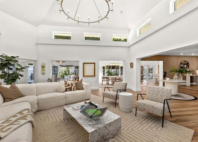 Property at 200 W Mcintyre St, Key Biscayne, FL 33149, 5 beds, 5 baths