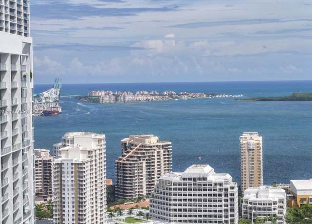 Property at 68 SE 6th St #3511, Miami, FL 33131, 2 beds, 2.5 baths