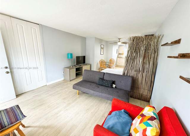 Property at 631 Jefferson Ave #302, Miami Beach, FL 33139, 1 bath