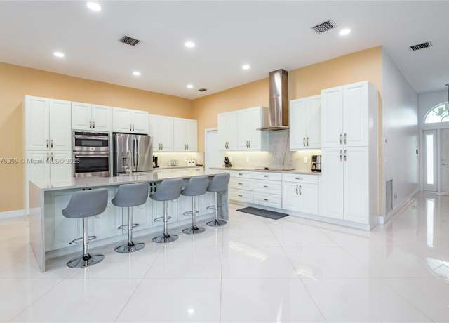 Property at 23274 Alora Dr, Boca Raton, FL 33433, 3 beds, 2 baths