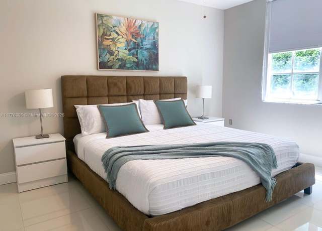Property at 19501 E Country Club Dr #9102, Aventura, FL 33180, 2 beds, 2 baths