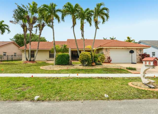 Property at 19460 NW 8th St, Pembroke Pines, FL 33029, 4 beds, 2.5 baths