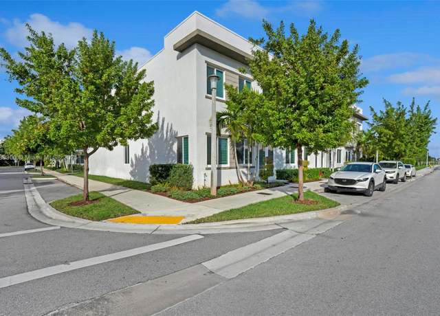Property at 10259 NW 66th St, Doral, FL 33178, 4 beds, 3.5 baths