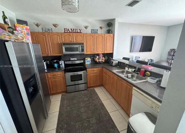 Property at 15795 SW 42nd St #94, Miramar, FL 33027, 3 beds, 2.5 baths