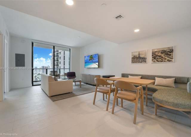 Property at 601 NE 1 Ave #2913, Miami, FL 33132, 1 bed, 1 bath
