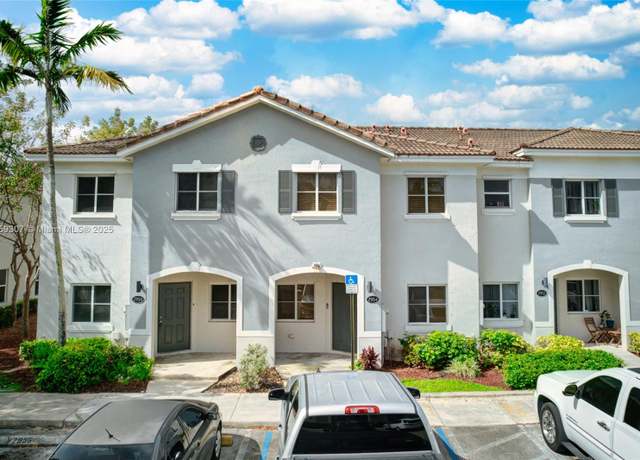 Property at 2954 SE 15th Ter, Homestead, FL 33035, 3 beds, 2.5 baths
