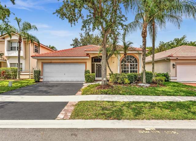 Property at 102 Gables Blvd, Weston, FL 33326, 3 beds, 2 baths