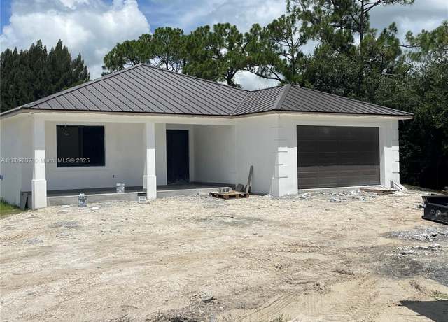 Property at 435 N Quebrada St, FL 33440, 4 beds, 2 baths