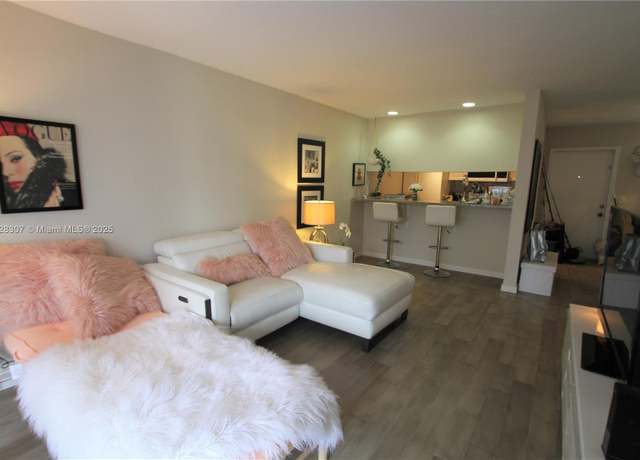 Property at 825 NW 13th St #1110, Boca Raton, FL 33486, 1 bed, 1 bath