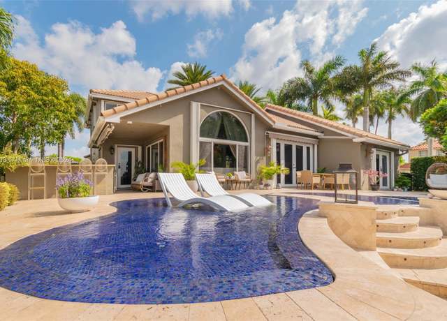 Property at 17832 NW 15th Ct, Pembroke Pines, FL 33029, 4 beds, 2.5 baths