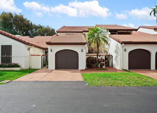 Property at 9340 NW 48th Doral Ter, Doral, FL 33178, 2 beds, 2.5 baths