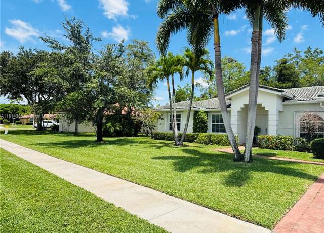 Property at 126 Chestnut Cir, Royal Palm Beach, FL 33411, 3 beds, 2 baths