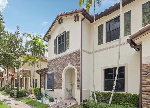 Property at 9349 W 33rd Way, Hialeah, FL 33018, 3 beds, 2.5 baths