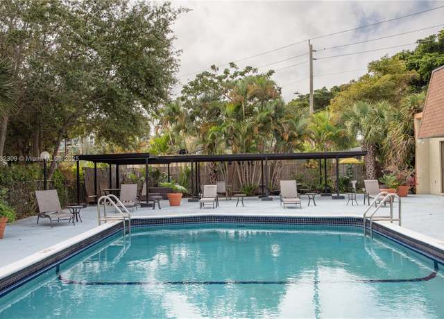 Property at 16950 W Dixie Hwy Unit B320, North Miami Beach, FL 33160, 2 beds, 2 baths