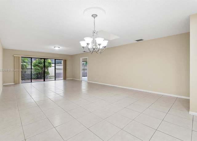 Property at 608 Saint Andrews Rd #46, Hollywood, FL 33021, 3 beds, 2 baths